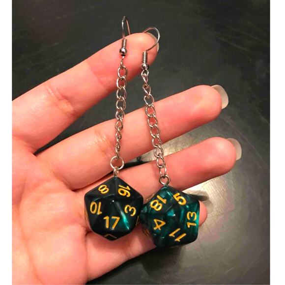 New DND‎ Dungeons Dragons Dice D20 Dangle Earrings Stranger Things Hellfire Club - Picture 1 of 2